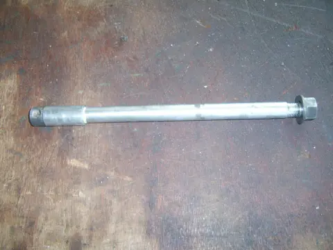 Axle front Kawasaki GPZ 500 1988 - 1994