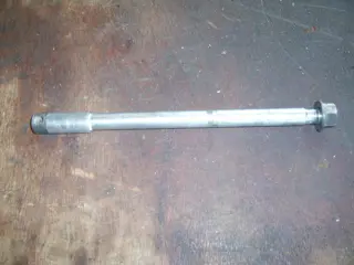 Axle front Kawasaki GPZ 500 1988 - 1994