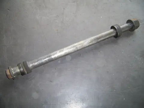 Rear axle Honda CBR 1000 F 1989 - 1992