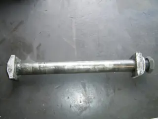 Rear axle Suzuki GSX R 600 1995 - 2000