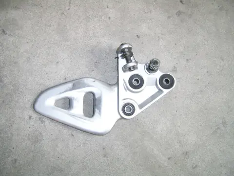 Main step holder left Suzuki GSX R 1300 Hayabusa 1998 - 2007
