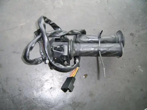 Handlebar switch assy right Suzuki GSX R 1300 Hayabusa 1998 - 2007