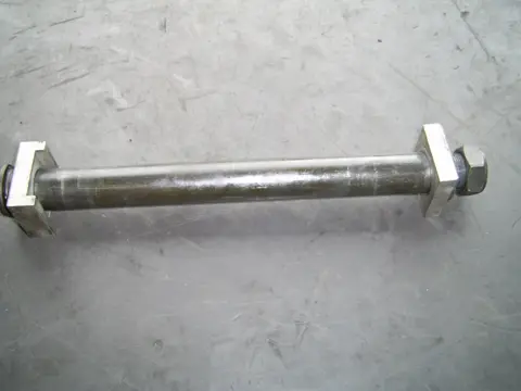 Rear axle Yamaha YZF R6 1998 - 2002