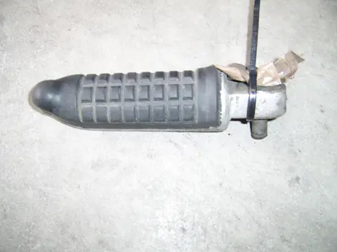 Pillion step left  Suzuki GSX F 600 1988 - 1997