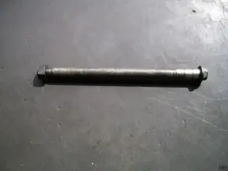 Rear axle Honda CBR 600 F 1995 - 1998