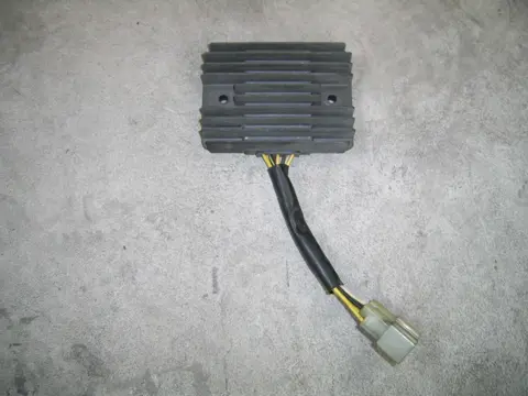 Regulator rectifier  Kawasaki ZX 9 R 1998 - 1999