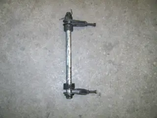 Rear axle Kawasaki GPZ 500 1988 - 1994
