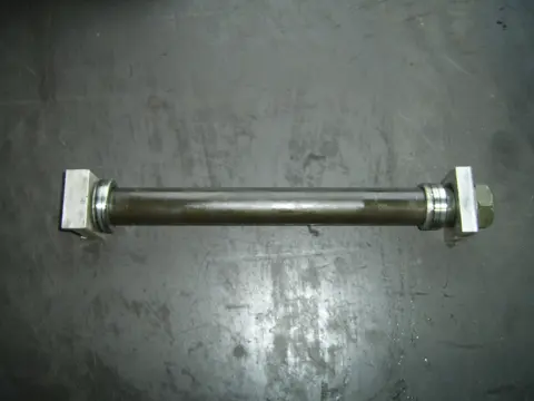 Rear axle Yamaha YZF R6 1998 - 2002