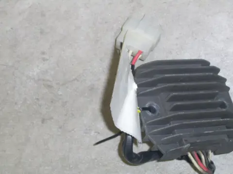 Regulator rectifier  Yamaha FAZER 600 1998 - 2000