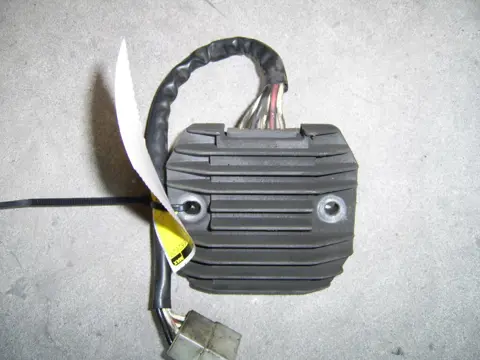 Regulator rectifier  Yamaha FAZER 600 1998 - 2000