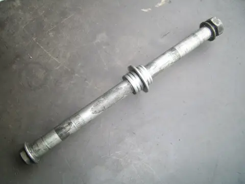 Rear axle Honda VTR 1000 F 1997 - 2006
