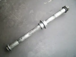 Rear axle Honda VTR 1000 F 1997 - 2006