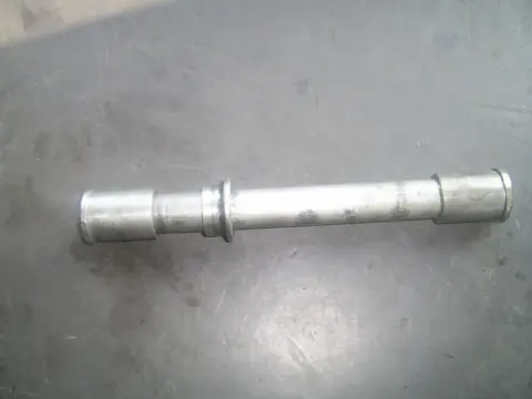 Axle front Kawasaki ZZR 1100 1993 - 2001