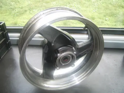 Rear wheel Kawasaki ZZR 1100 1993 - 2001