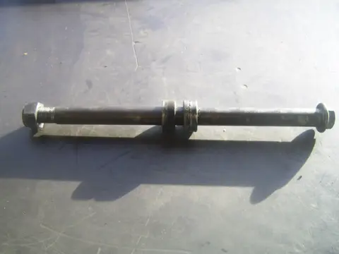 Rear axle Honda CBR 600 F 1991 - 1994