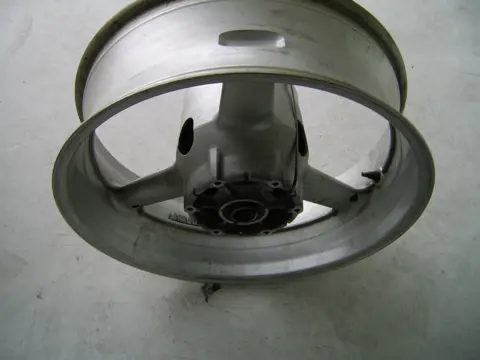 Rear wheel Yamaha YZF R6 1998 - 2002