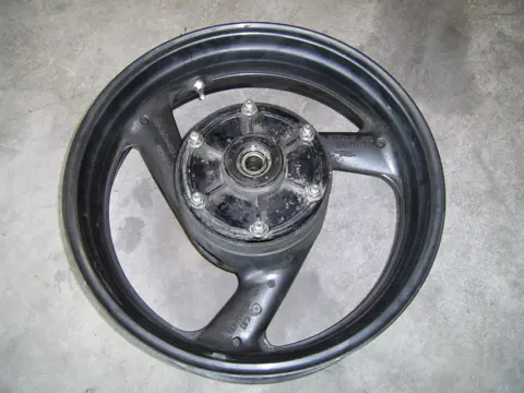 Rear wheel Yamaha YZF 600 Thundercat 1996 - 2003