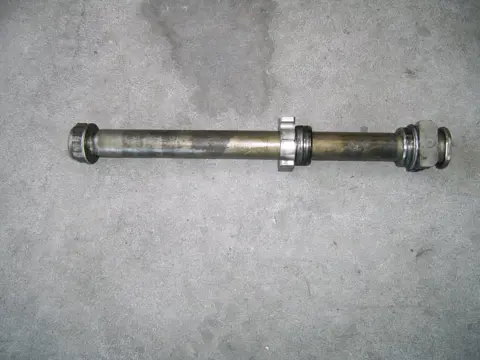Rear axle Honda CBR Fireblade 2000 - 2001