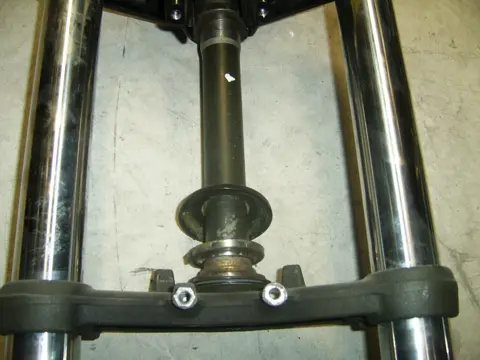 Steering stem Kawasaki GPZ 500 1988 - 1994