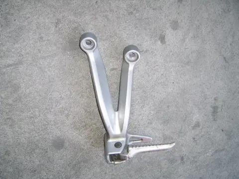 Pillion step left  Kawasaki ZX 7 R 1996 - 2002