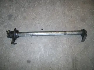 Rear axle Kawasaki ZZR 600 1993 - 2005