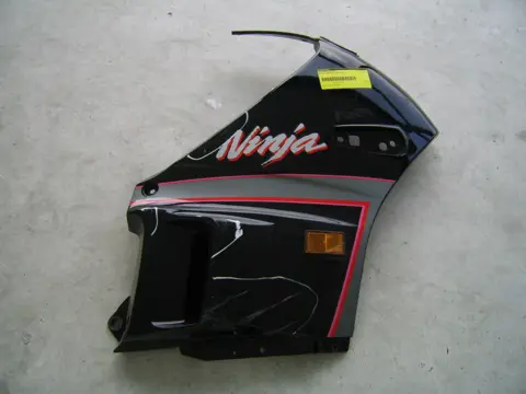 Cowl right upper  Kawasaki GPX 600 1988 - 1994