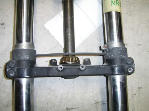 Steering stem Kawasaki GTR 1000 1986 - 2003