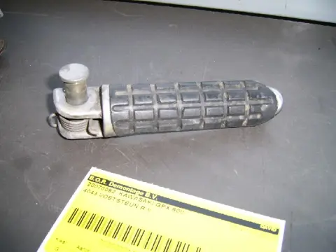 Footrest right Kawasaki GPX 600 1988 - 1994