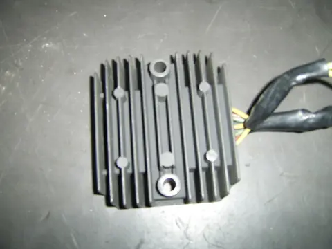 Regulator rectifier  Honda VF 750 F 1983 - 1985