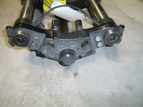 Fork top bridge Kawasaki GPZ 600 1985 - 1987