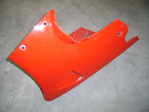 Cowl V shape under Kawasaki GPZ 600 1985 - 1987
