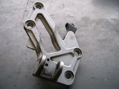 Main step holder right Kawasaki GPZ 600 1985 - 1987