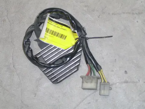 Regulator rectifier  Honda VF 500  1984 - 1985