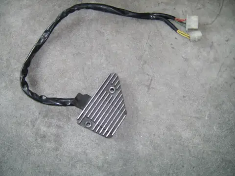 Regulator rectifier  Honda VF 500  1984 - 1985