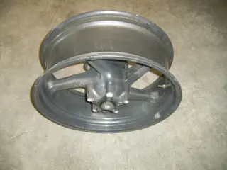 Rear wheel Aprilia RSV 1000 2001 - 2003