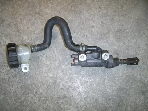 Rear brake master cylinder  Yamaha YZF 600 Thundercat 1996 - 2003