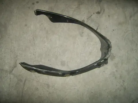 Cowl V shape under Suzuki GSX R 750 1994 - 1995
