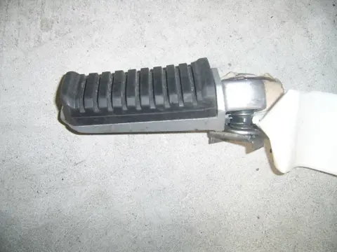 Pillion step left  Kawasaki GPZ 600 1985 - 1987