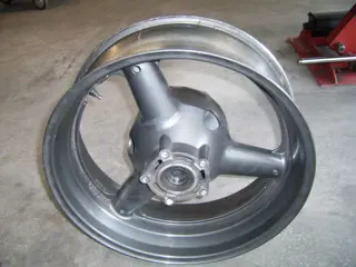 Rear wheel Suzuki GSX R 750 1996 - 2000