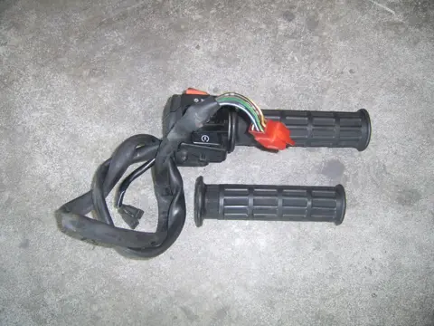 Handlebar switch assy right Honda Deauville 650 - 700 1998 - 2001