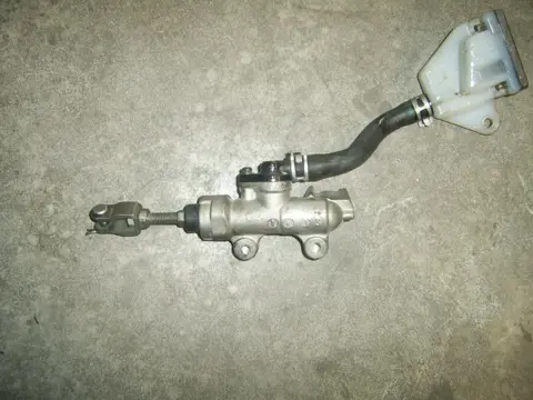 Rear brake master cylinder  Suzuki GSX R 1000 2003 - 2004