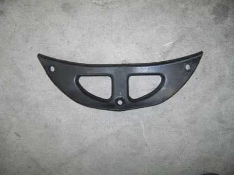 Cowl V shape under Suzuki GSX F 600 1988 - 1997