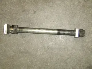 Rear axle Kawasaki ZX 6 R 2000 - 2002