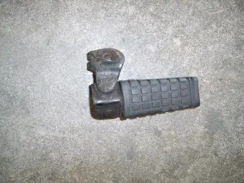 Pillion step left  Kawasaki GPZ 500 1988 - 1994
