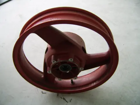 Rear wheel Kawasaki GPZ 900 1984 - 1993
