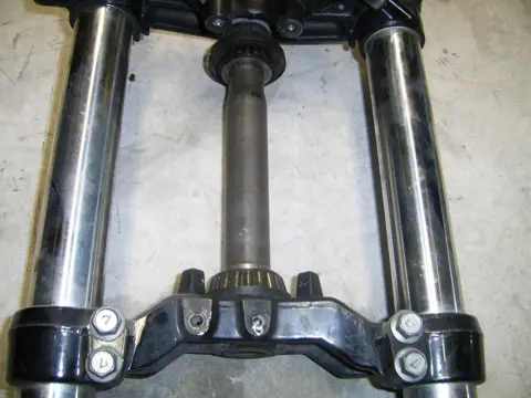 Steering stem Yamaha FZ 750 1985 - 1991