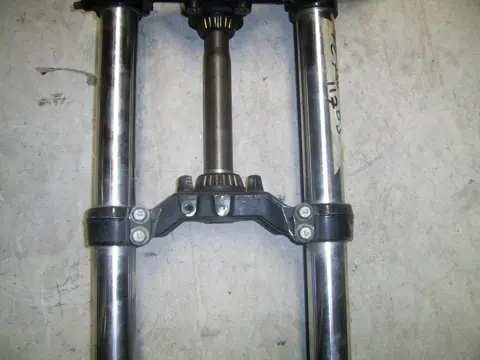 Steering stem Yamaha FZ 750 1985 - 1991