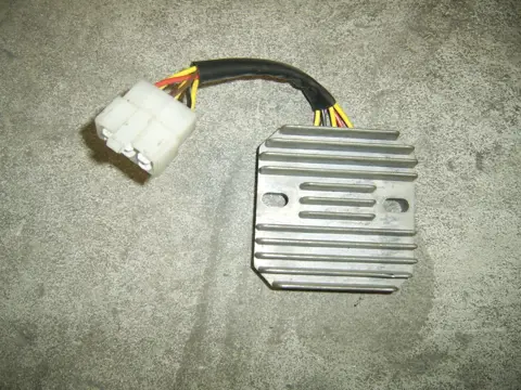 Regulator rectifier  Kawasaki GPX 600 1988 - 1994