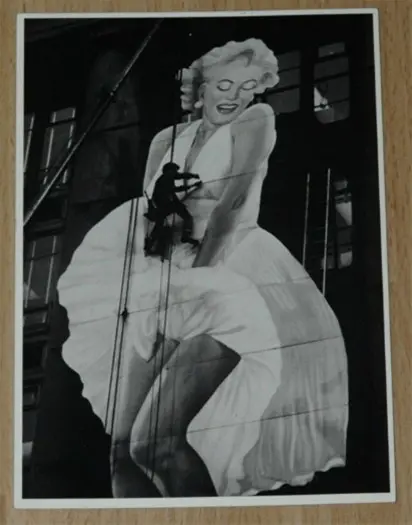 Postkaart Serie Humorfoto Knokke-Heist, Marilyn Monroe, 1983