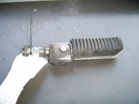 Footrest left Suzuki GSF 400 Bandit 1991 - 1997